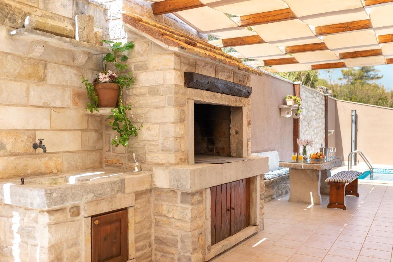 Seafront Stone Villa Blato  Exterior foto